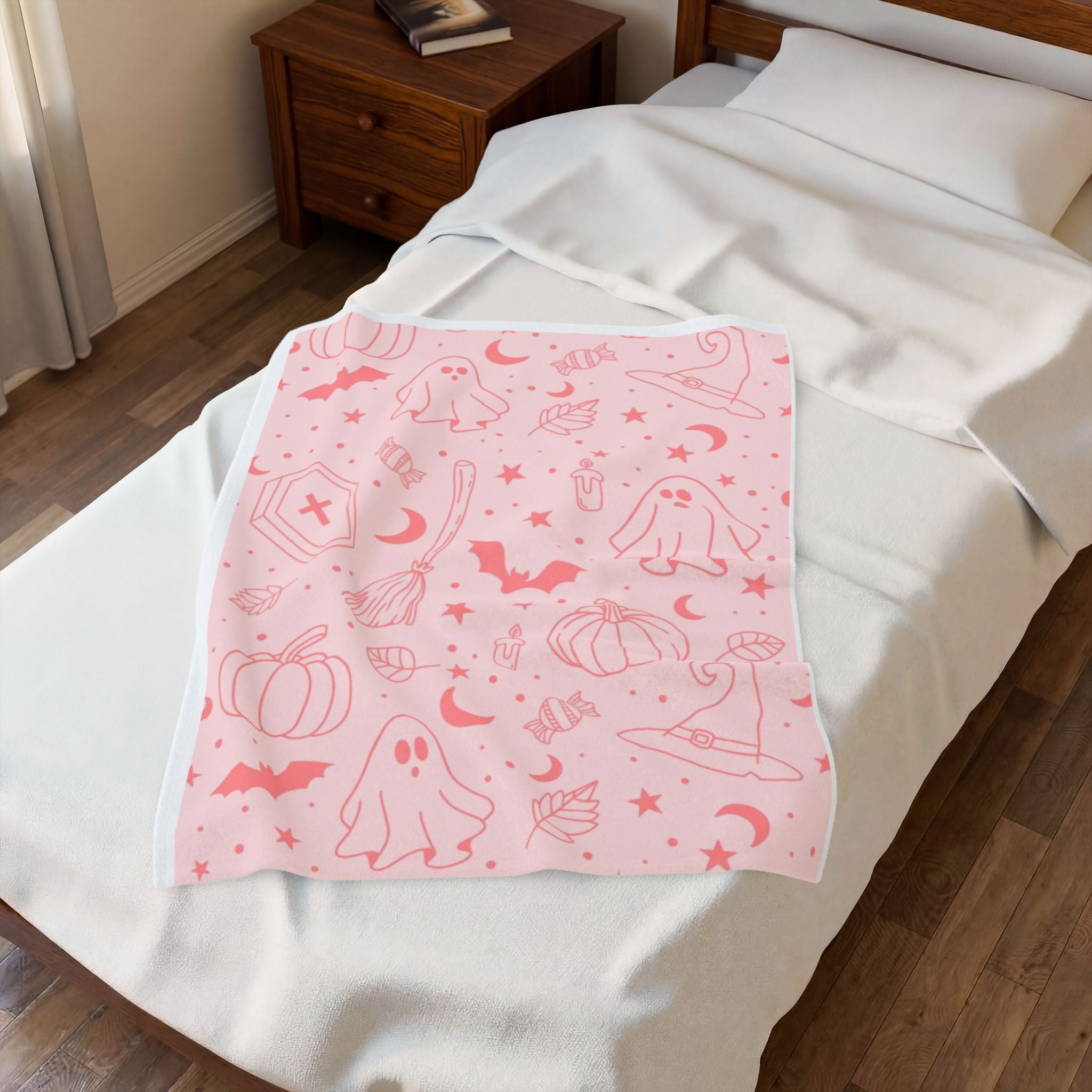 Halloween Velveteen Plush Blanket — Cute Spooky Cozy Throw